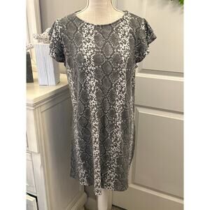 Ces Femme Size Medium-Large Gray Snakeskin Print knit Dress Ruffled Sleeve EUC